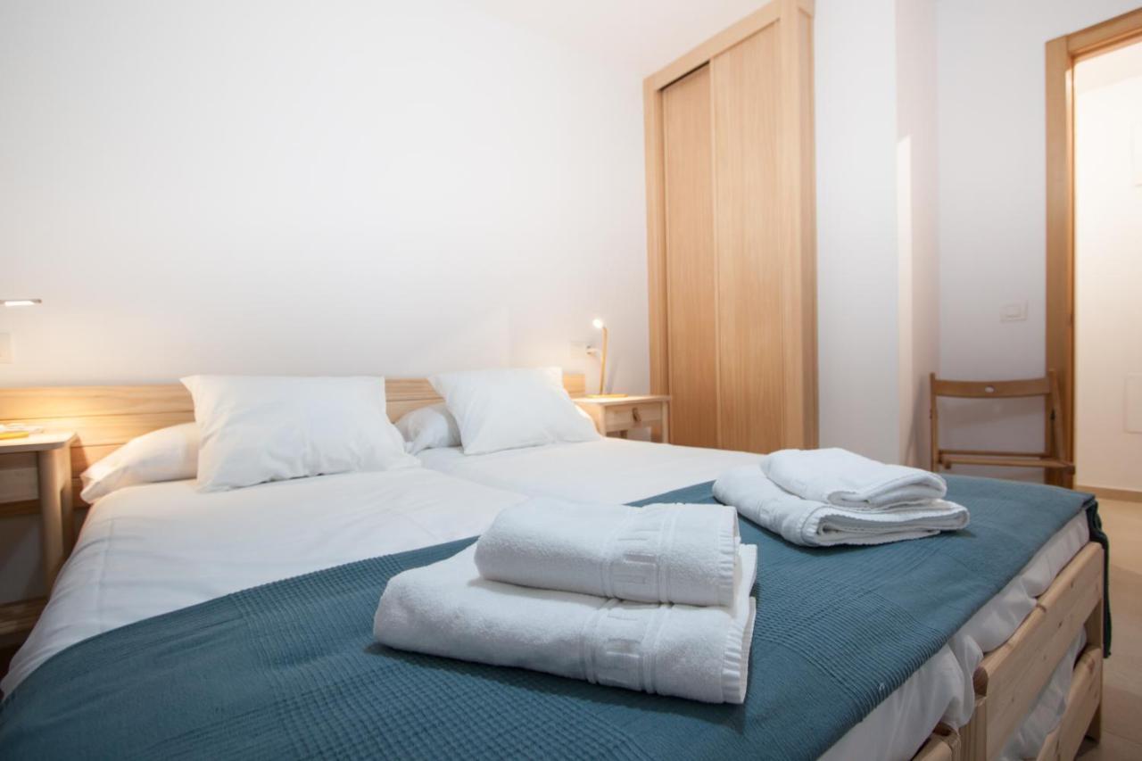 Esguil, apartamento con piscina, a 3 km de la playa Llanes Exterior foto
