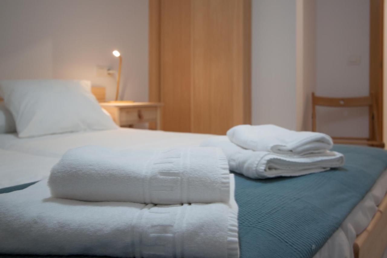 Esguil, apartamento con piscina, a 3 km de la playa Llanes Exterior foto